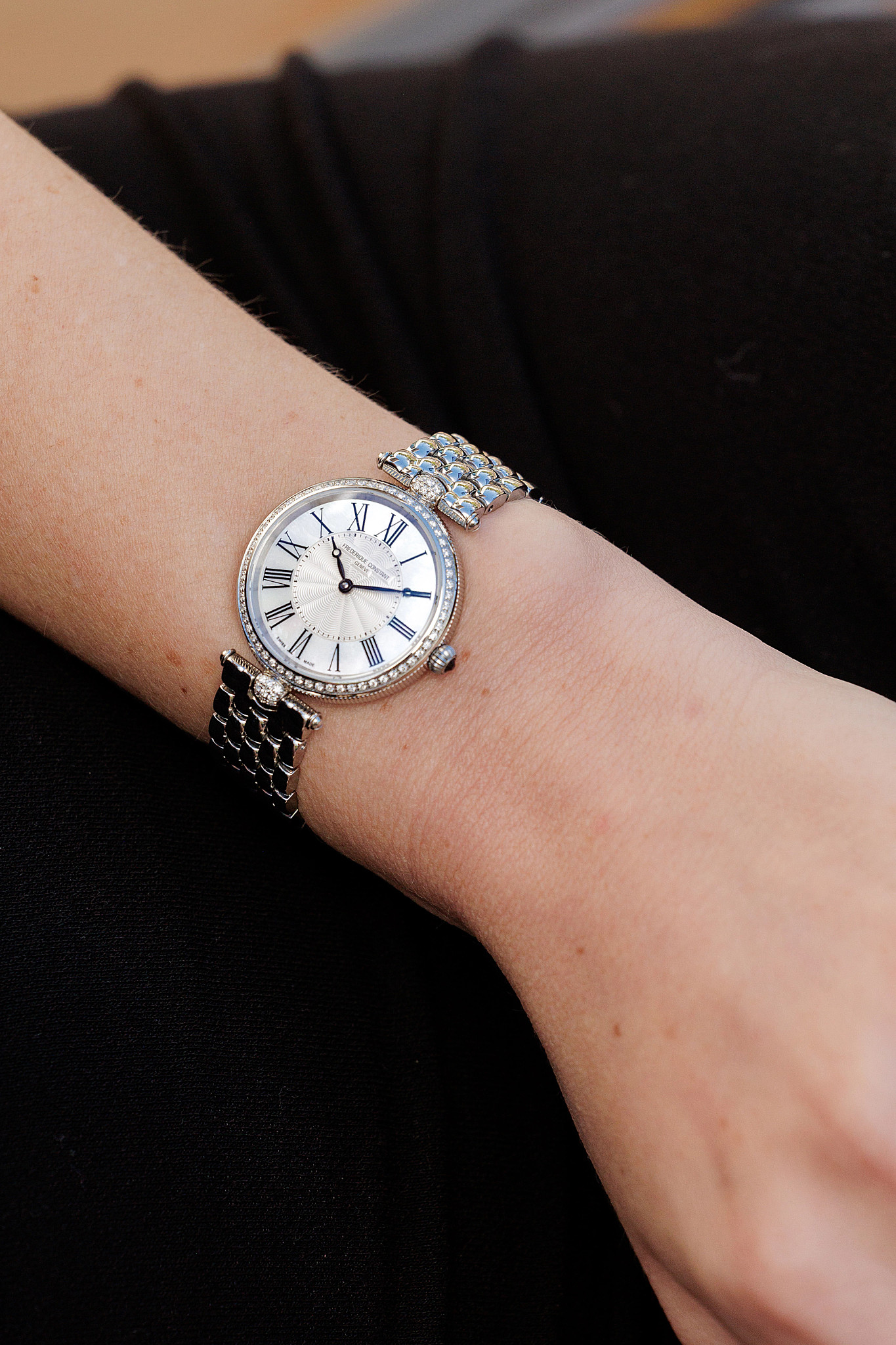 Classics Art Deco Round Watch FC-200MPW2ARD6B | Frederique